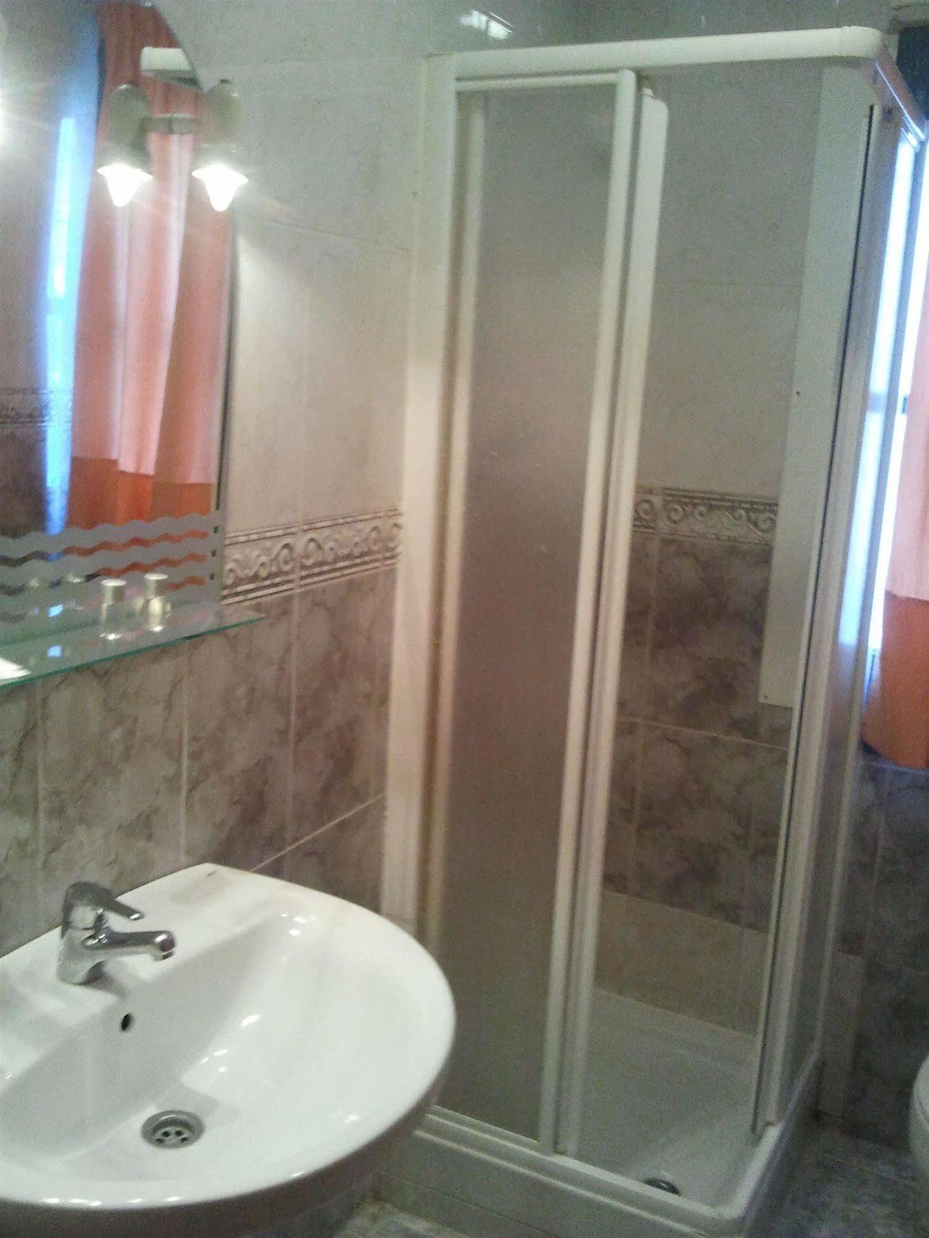 Hostal Emilio Barajas Madrid Ngoại thất bức ảnh